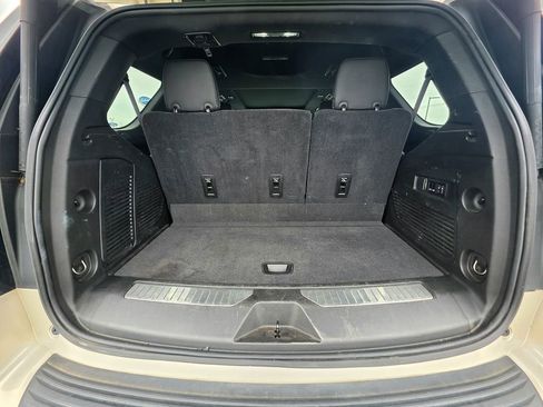Used 2021 Chevrolet Tahoe Z71 w/ Z71 Signature Package AWD/4WD image 6
