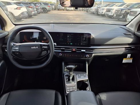 Certified 2026 Kia Sportage EX FWD image 3