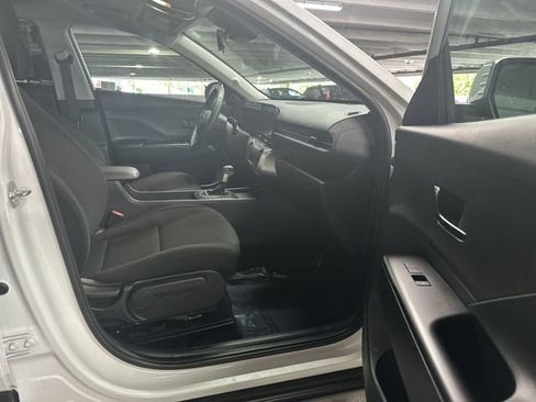 Used 2025 Hyundai Kona SEL FWD image 29