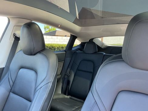 Used 2022 Tesla Model Y Long Range AWD/4WD image 12