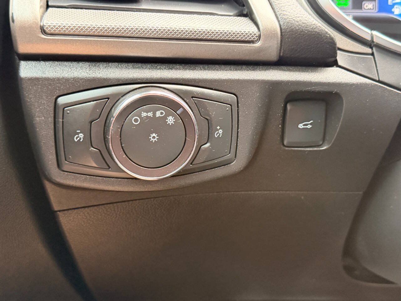 Used 2018 Ford Fusion SE FWD image 33