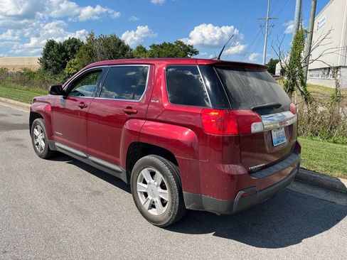 Used 2011 GMC Terrain SLE FWD image 4
