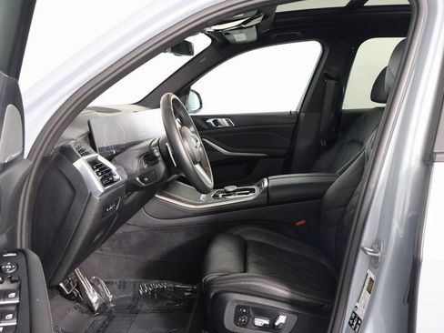 Used 2024 BMW X5 xDrive40i w/ M Sport Package AWD/4WD image 10