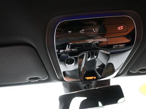 Used 2024 Mercedes-Benz GLC 300 image 12