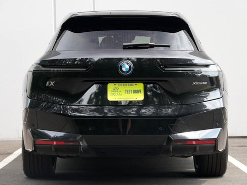 Used 2023 BMW iX xDrive50 w/ Ultimate Package 2 AWD/4WD image 10
