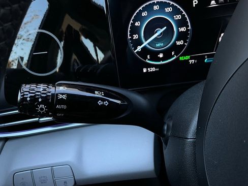 Used 2025 Hyundai Elantra Limited image 41