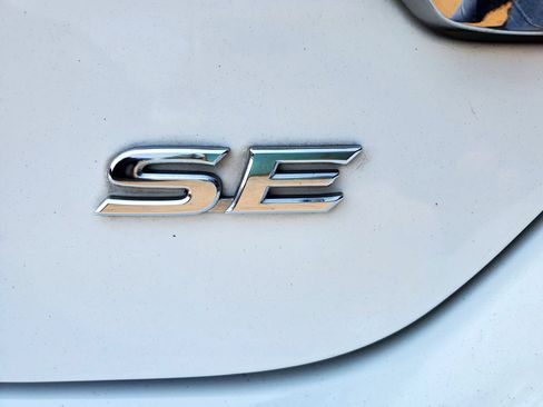 Used 2017 Toyota Camry SE FWD image 10