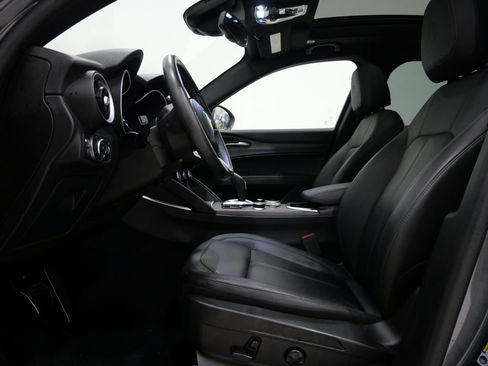 Used 2023 Alfa Romeo Stelvio Ti AWD/4WD image 13