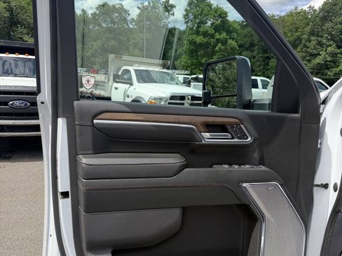 Used 2024 Chevrolet Silverado 3500 High Country w/ High Country Premium Package AWD/4WD image 29