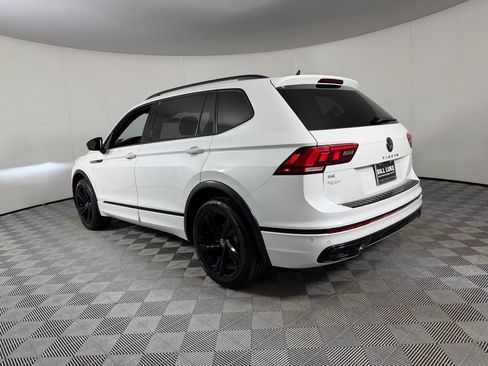 Used 2024 Volkswagen Tiguan SE R-Line image 10