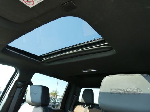 Used 2023 Chevrolet Silverado 2500 High Country w/ Z71 Off-Road Package AWD/4WD image 27