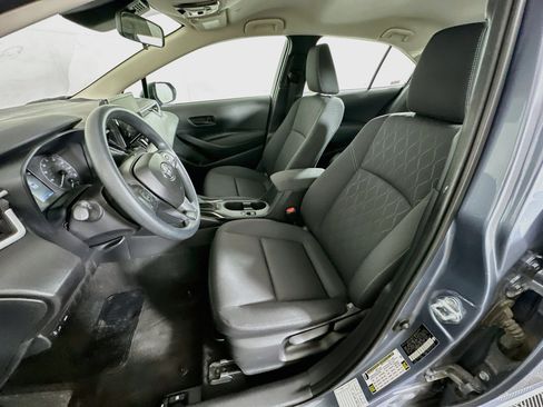 Used 2025 Toyota Corolla LE FWD image 13
