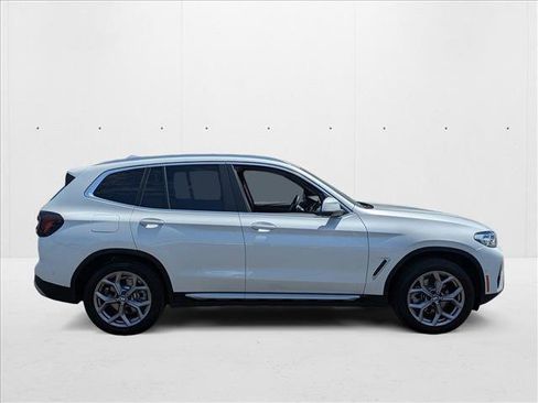 Used 2024 BMW X3 xDrive30i w/ Premium Package w/ZPA image 4