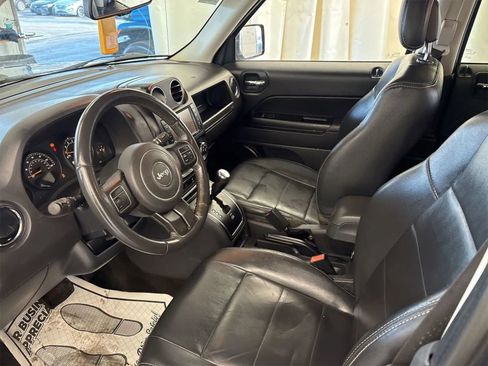 Used 2016 Jeep Patriot High Altitude image 3