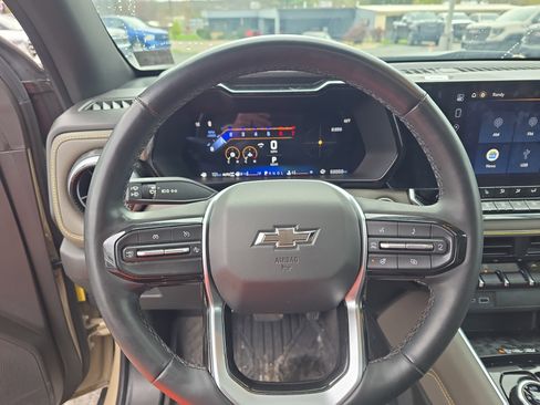 Used 2023 Chevrolet Colorado ZR2 w/ ZR2 Convenience Package III AWD/4WD image 19