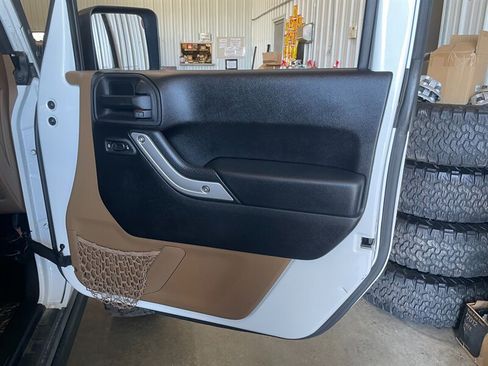 Used 2012 Jeep Wrangler Rubicon w/ PWR Convenience Group AWD/4WD image 18
