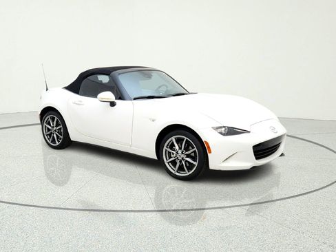 Used 2022 MAZDA MX-5 Miata Grand Touring w/ Weather Package RWD image 5