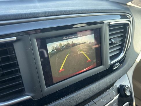 Used 2020 Chrysler Pacifica Touring w/ Cold Weather Group image 16