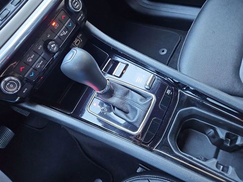 Used 2024 Jeep Compass Limited image 19