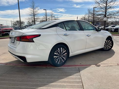 Used 2025 Nissan Altima 2.5 SV image 6