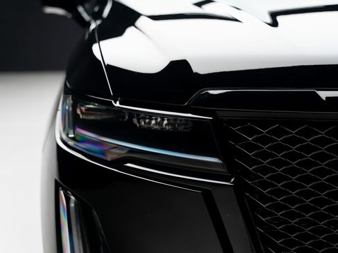 Used 2023 Cadillac Escalade Sport w/ LPO, ONYX Package AWD/4WD image 9