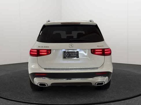 Certified 2026 Mercedes-Benz GLB 250 4MATIC image 6