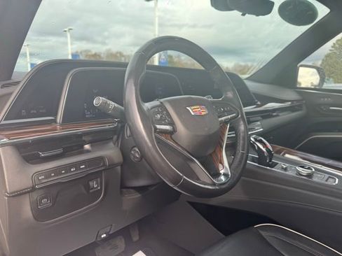 Used 2023 Cadillac Escalade Premium Luxury image 19