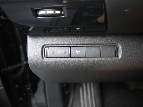 Used 2024 Nissan Pathfinder SV AWD/4WD image 13