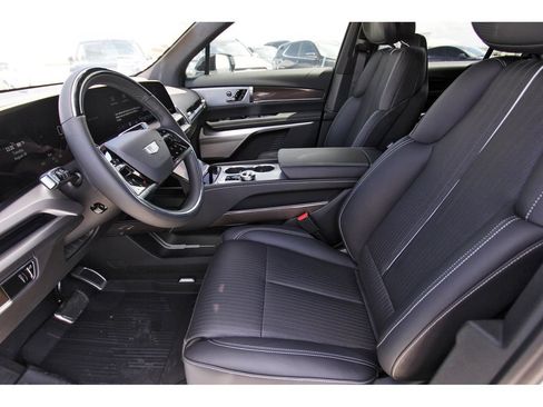 New 2027 Cadillac Vistiq Luxury AWD/4WD image 6