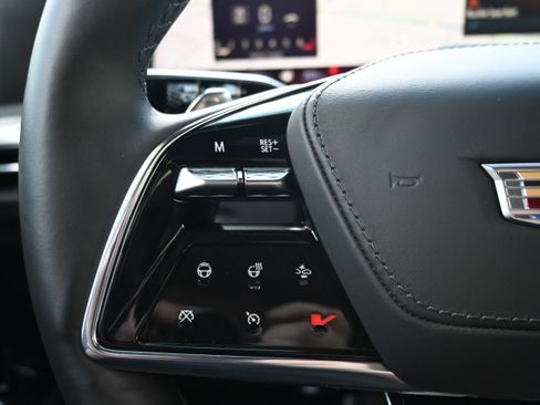 Used 2025 Cadillac Escalade V image 38