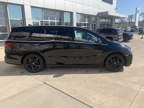 Used 2024 Honda Odyssey Sport image 10