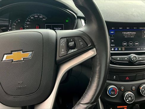 Used 2022 Chevrolet Trax LT w/ Driver Confidence Package AWD/4WD image 12