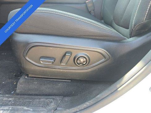 Certified 2023 Jeep Grand Cherokee Laredo AWD/4WD image 12