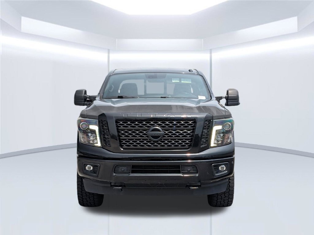 Used 2019 Nissan Titan SL w/ Midnight Edition AWD/4WD image 10