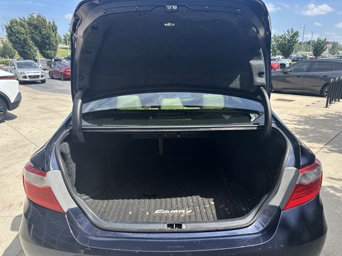 Used 2014 Toyota Camry SE FWD image 29