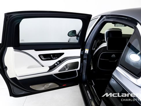 Used 2023 Mercedes-Benz Maybach S 680 4MATIC w/ Manufaktur Leather Package image 16