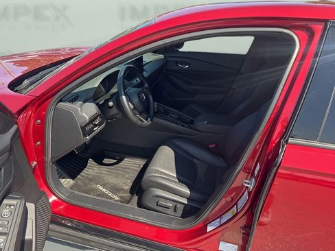Used 2024 Honda Accord Sport image 9
