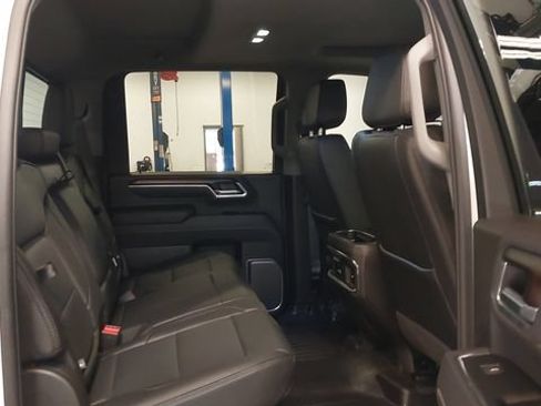 Used 2025 GMC Sierra 3500 Denali w/ Technology Package AWD/4WD image 35