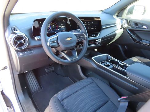New 2026 Chevrolet Equinox LT AWD/4WD image 19