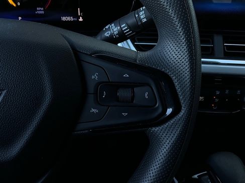 Used 2025 Chevrolet Trax LT image 33