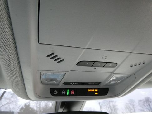 Used 2019 Chevrolet Blazer LT FWD image 19
