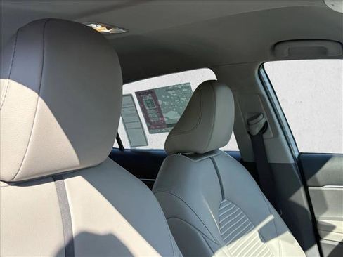 Used 2024 Toyota Camry SE image 21