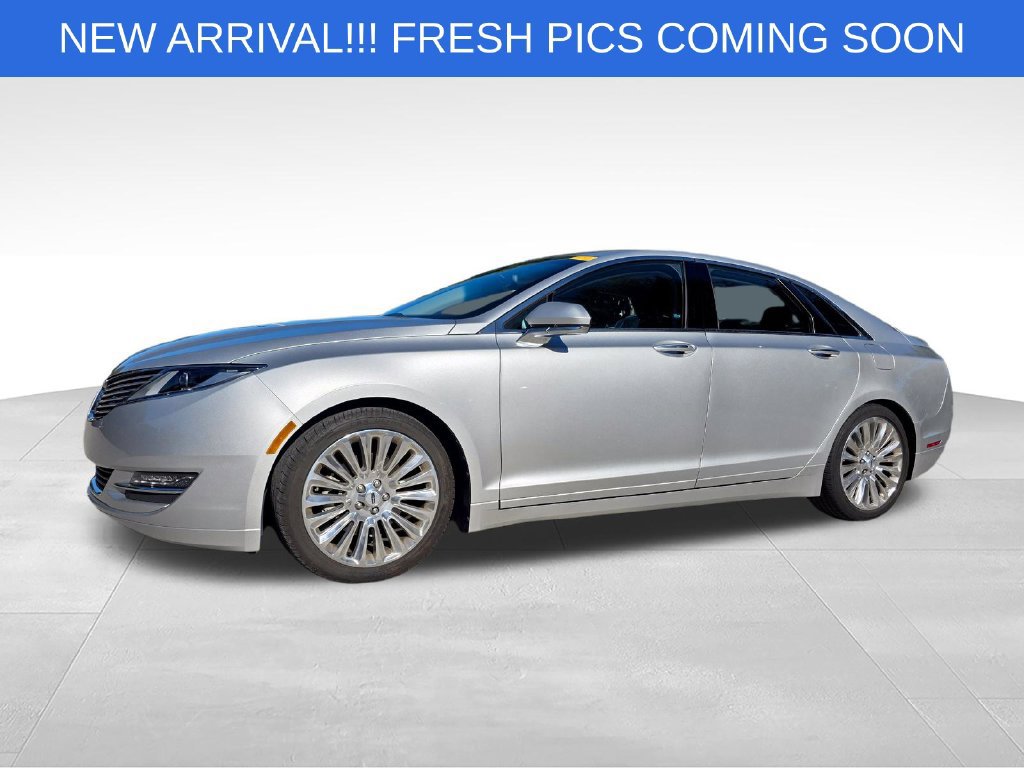 Used 2013 Lincoln MKZ FWD image 2