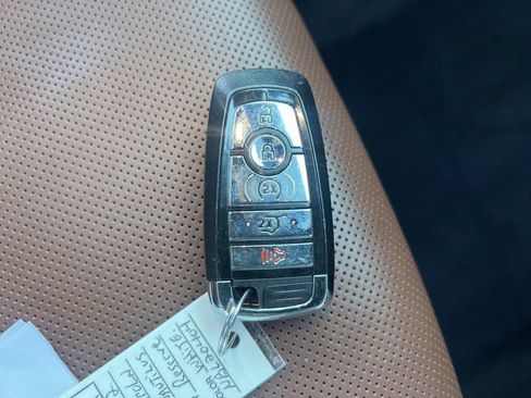 Used 2022 Lincoln Nautilus Reserve image 27