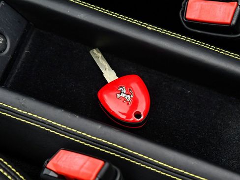 Used 2014 Ferrari 458 Spider image 18