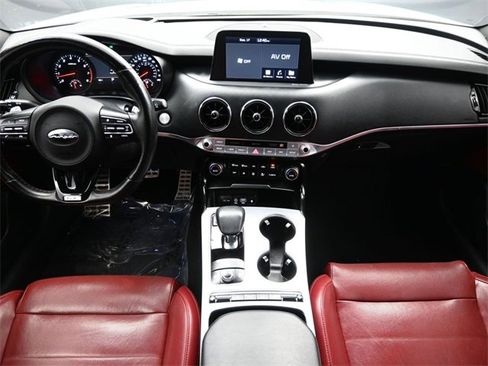 Used 2020 Kia Stinger GT2 image 19