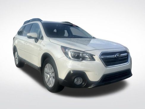 Used 2018 Subaru Outback 2.5i Premium AWD/4WD image 3