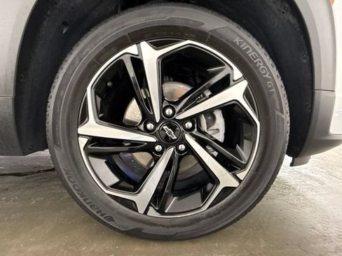Used 2023 Chevrolet TrailBlazer RS w/ Convenience Package AWD/4WD image 11