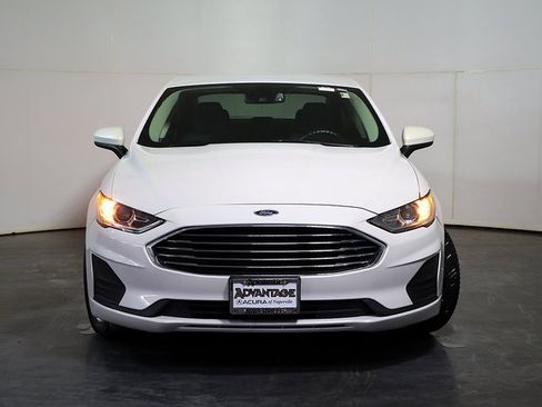 Used 2019 Ford Fusion SE image 9