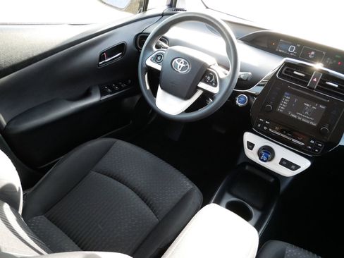 Used 2018 Toyota Prius Two w/ Prius Two Safety Plus Package image 9